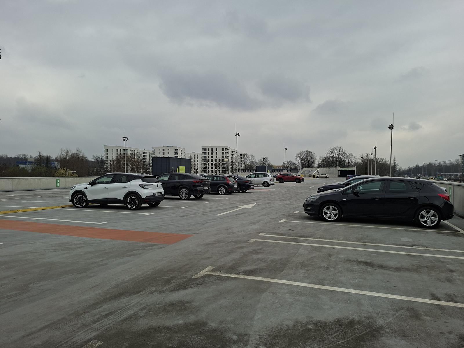 Centrum Przesiadkowe Brynow 16 03 2026 13