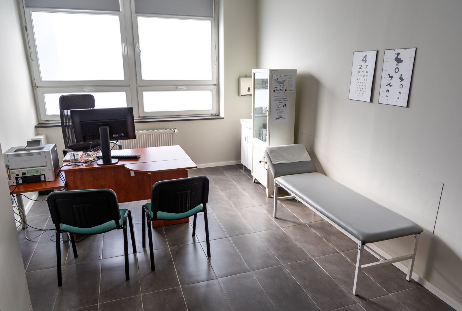 Obiekt MZON u oferuje m. in. przestronne gabinety lekarskie