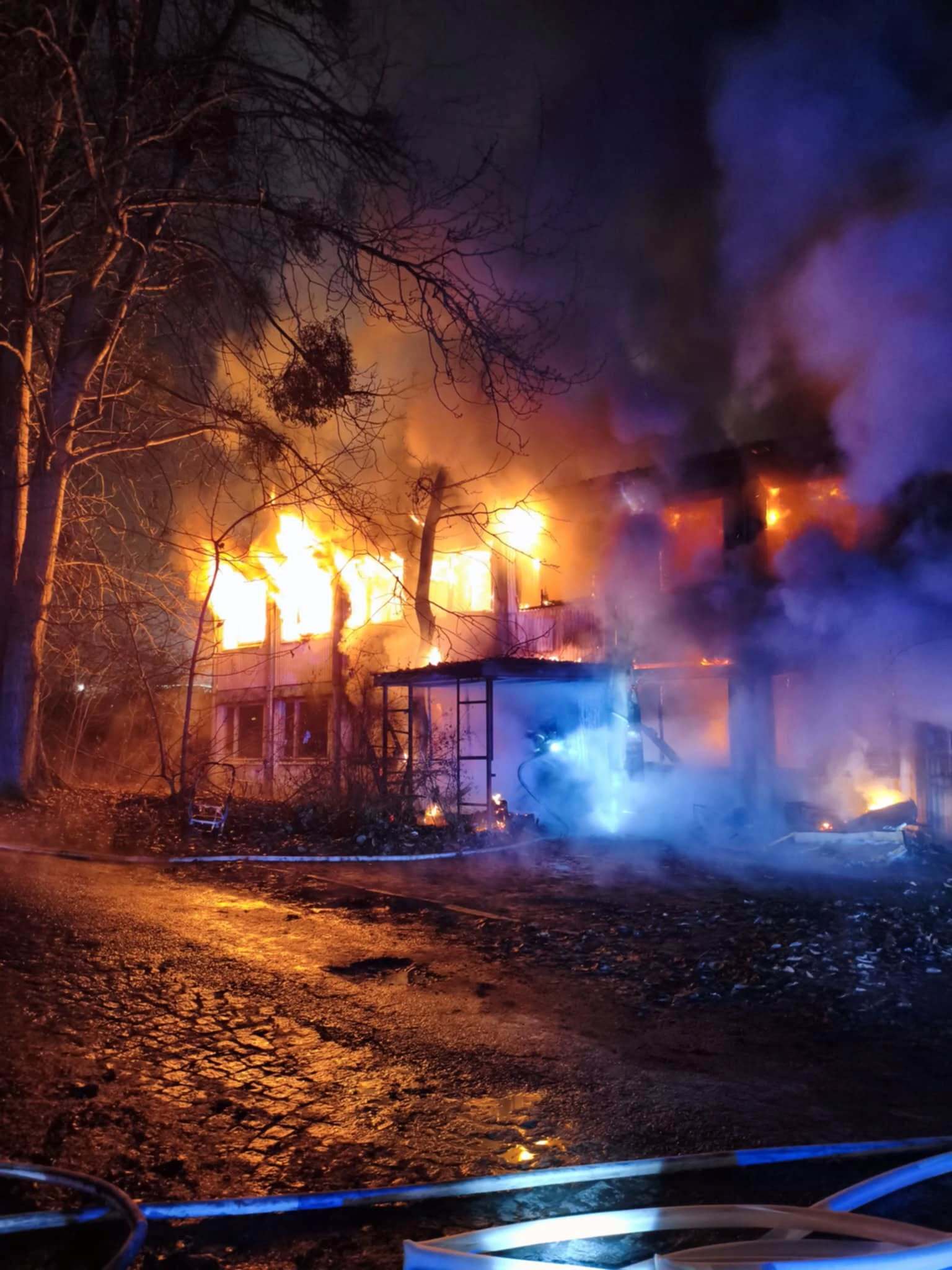 Pozar pustostanu Katowice Zawodzie 1