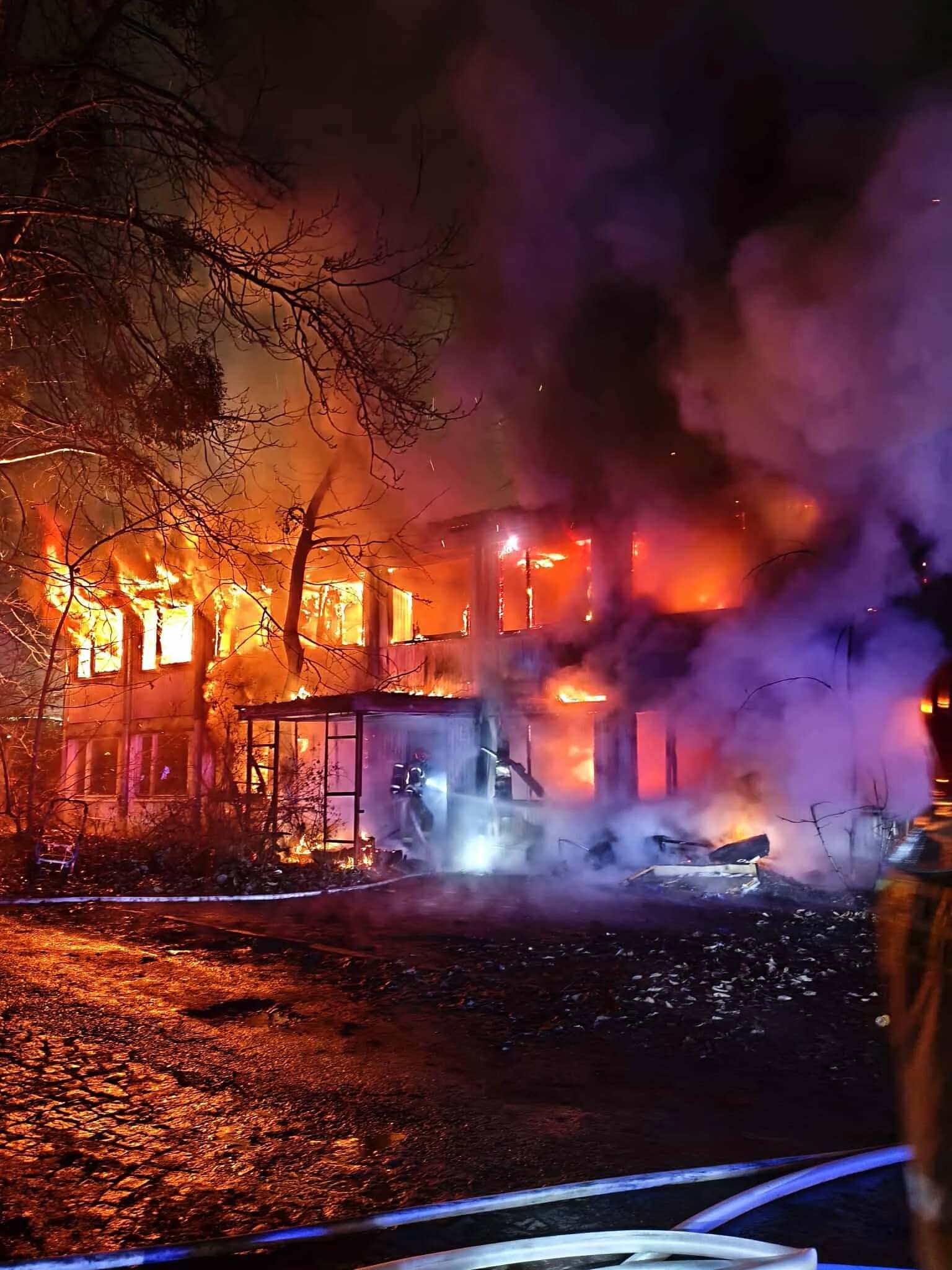 Pozar pustostanu Katowice Zawodzie 2