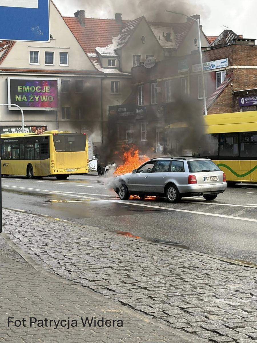 Pożar samochodu, ul. Mikołowska, Katowice