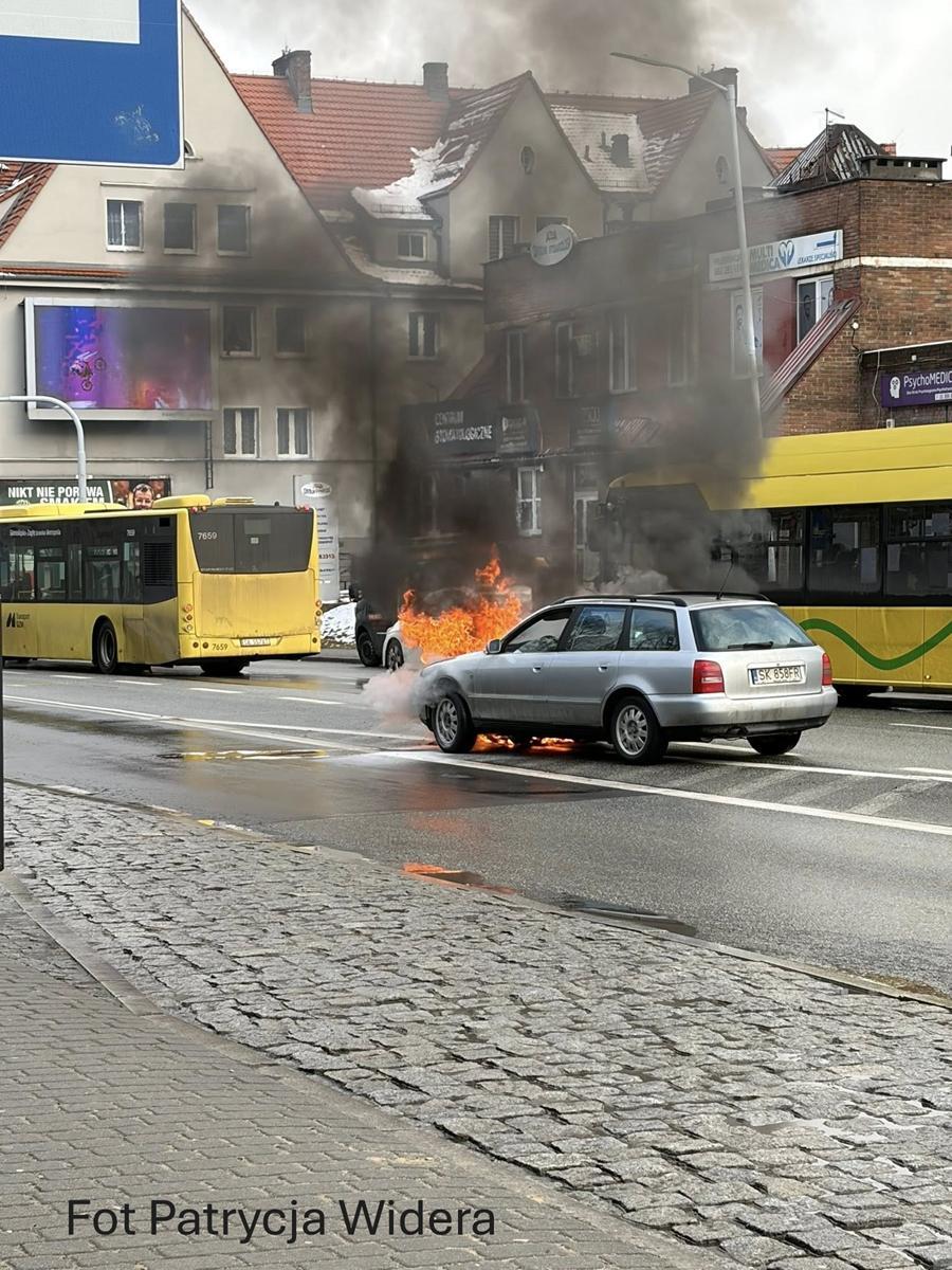 Pożar samochodu, ul. Mikołowska, Katowice