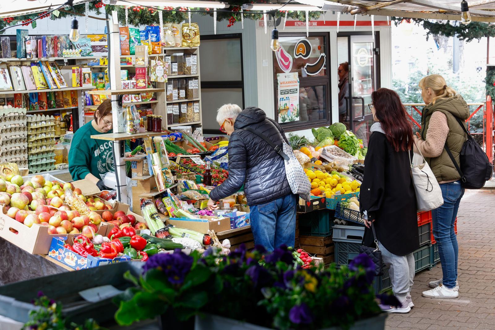 Targowisko na Placu Miarki fot 1 Copy