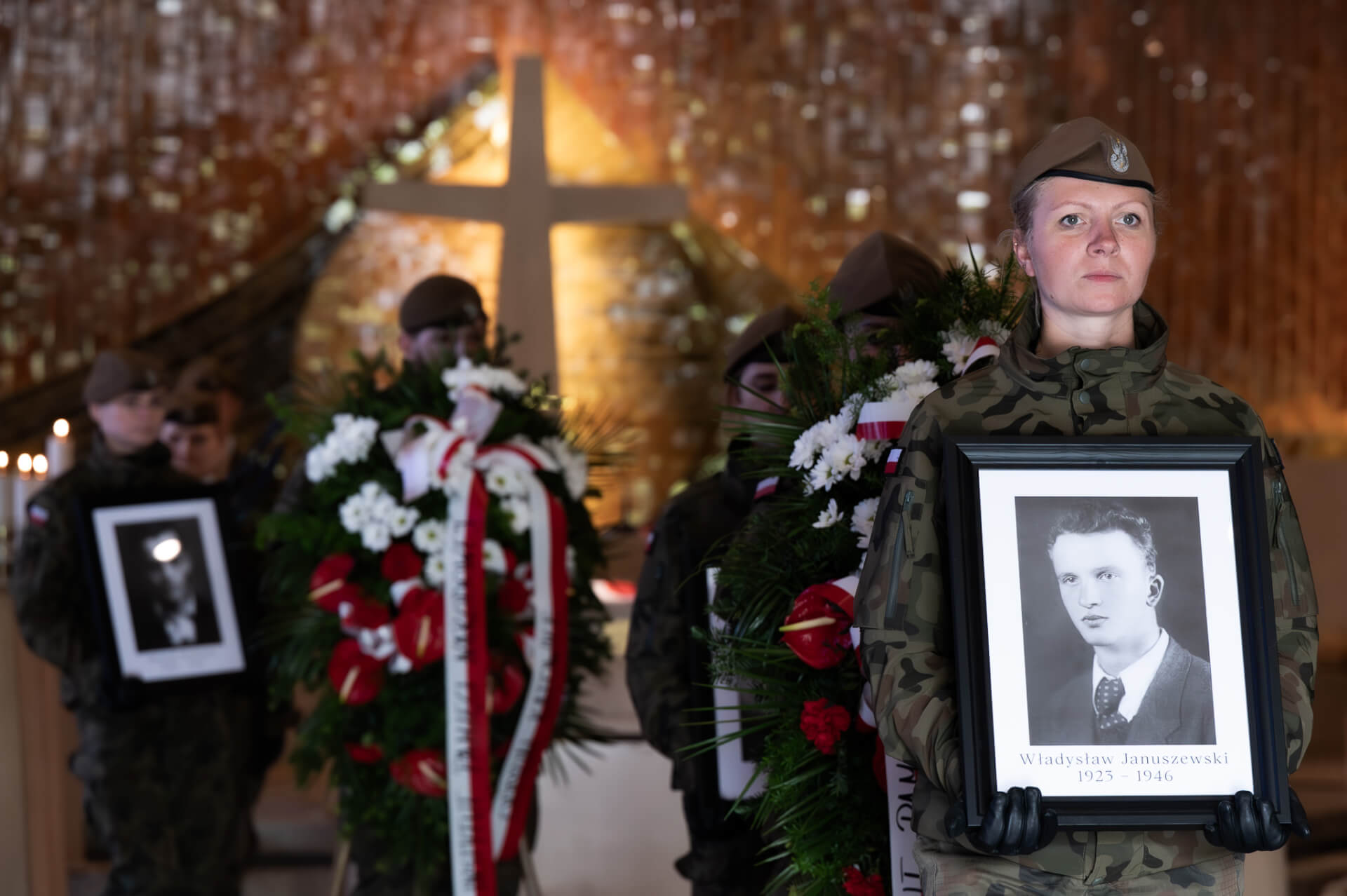 Uroczysty pogrzeb po latach w kwaterze akowców na cmentarzu komunalnym w Katowicach 10