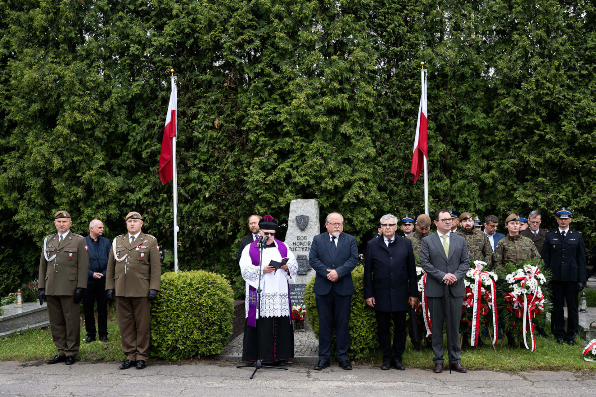 Uroczysty pogrzeb po latach w kwaterze akowców na cmentarzu komunalnym w Katowicach 13