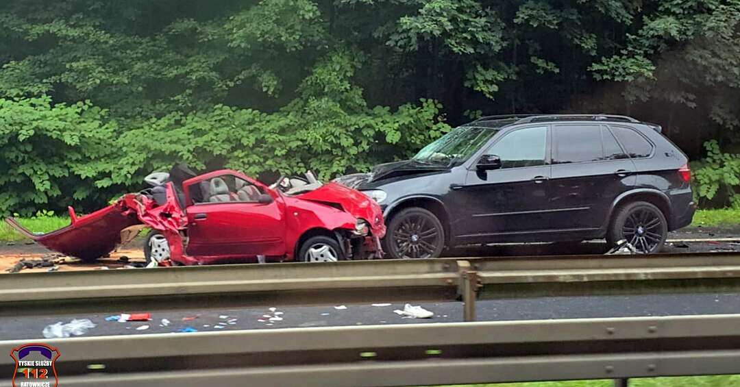 Katowice. Dramatyczne szczegóły akcji ratunkowej noworodka, którego matka zginęła w wypadku na DK86. Szpital ujawnia