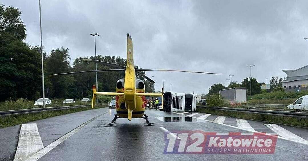 Wypadek na autostradzie A4 w Katowicach. Przewróciła się cysterna. Lądował LPR. Duże utrudnienia