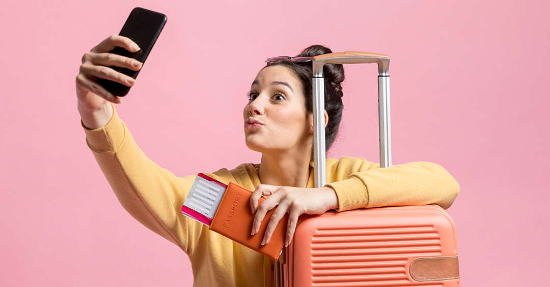 Jak działa roaming i od czego zależą koszty korzystania z telefonu za granicą?