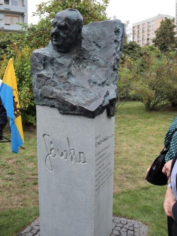 Popiersie Erwina Sowki Galeria Artystyczna Katowice 04 Popiersie Erwina Sowki Galeria Artystyczna Katowice 04