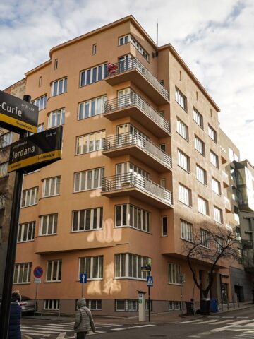 Kamienica zlokalizowana pod adresem Skłodowskiej Curie 42 wygląda jak przed 90 laty fot Kamienica zlokalizowana pod adresem Skłodowskiej Curie 42 wygląda jak przed 90 laty fot