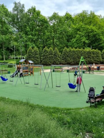Plac zabaw  „Dzieciniec” w parku Kościuszki Plac zabaw  „Dzieciniec” w parku Kościuszki