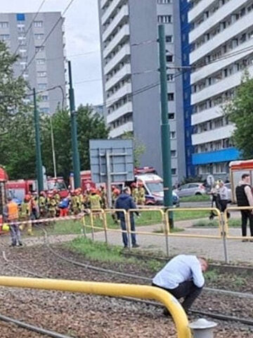 Wykolejony tramwaj na ulicy Chorzowskiej w Katowicach Wykolejony tramwaj na ulicy Chorzowskiej w Katowicach