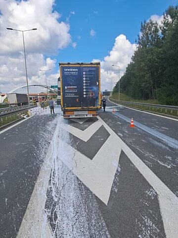 Tir z farbami, A4 Katowice Tir z farbami, A4 Katowice