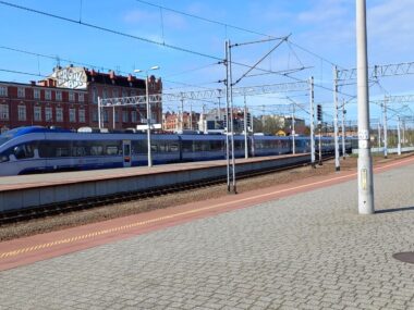 Umowa podpisana, Katowice staną. Zatem cieszmy się wakacjami Katowice stacja PKP