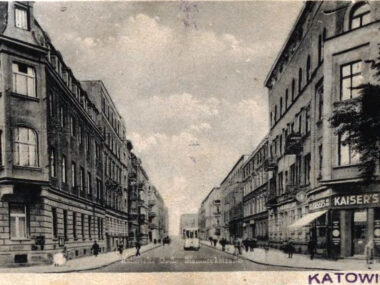 Jedna ulica, trzy miasta. Wycieczka z Katowic do Katowickiej Lata 1939 1945 Ulica Gliwicka z placu Wolności