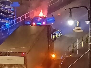 Pościg za samochodem i pożar auta na ul. Witczaka Pożar samochodu, ul. Witczaka Bytom