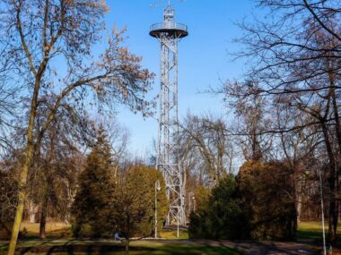 Wieża spadochronowa w Parku Kościuszki już po remoncie Wieża spadochronowa, Park Kościuszki, Katowice
