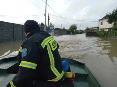 Powódź w woj. śląskim. Zalane miasta, zatrzymane pociągi Bilsko biala pod woda