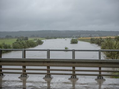 Stany alarmowe przekroczone na 9 stacjach w woj. śląskim Odra w Raciborzu
