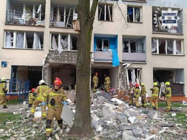 Wybuch gazu w Tychach. Kilkanaście osób poszkodowanych Wybuch gazu w Tychach przy ul. Darwina