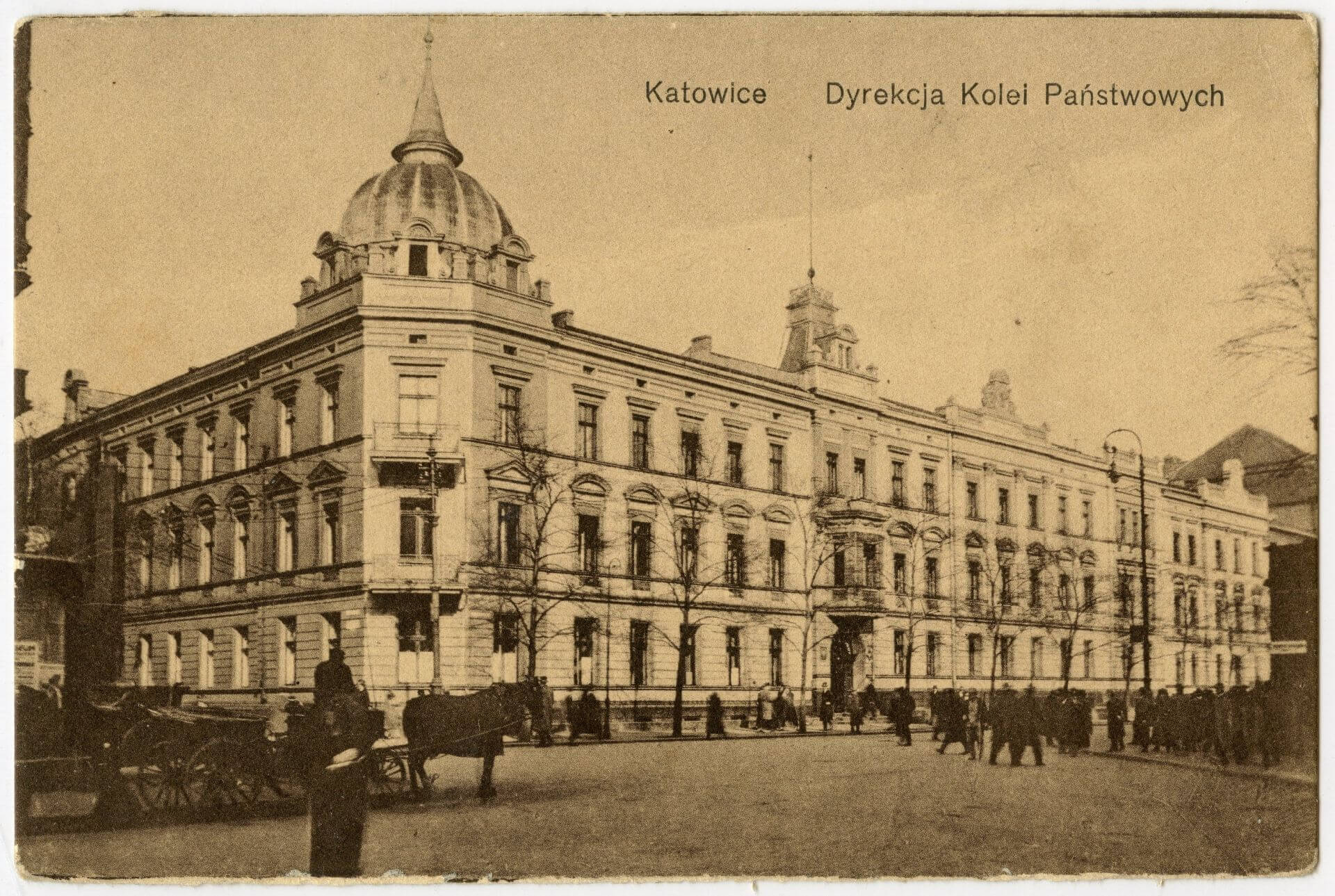 Archiwalne zdjęcie siedziby dyrekcji kolei przy ul. Dworcowej