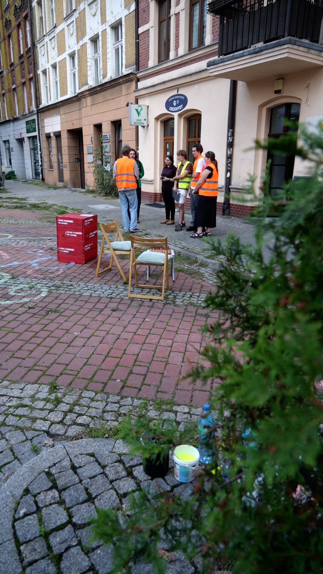 Studenci architektury chcą zmienić nieczynne parkingi w zielone oazy﻿