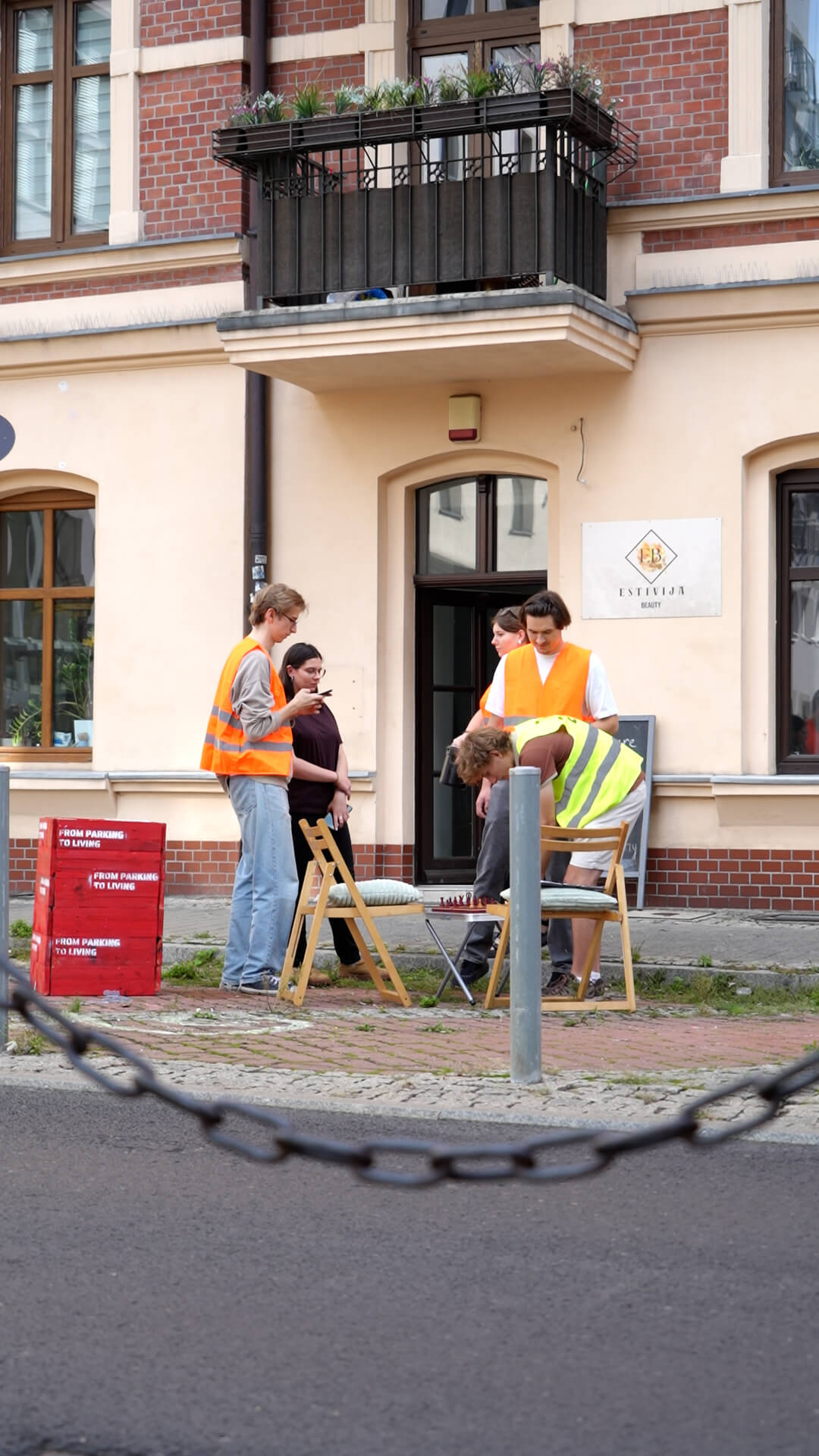 Studenci architektury chcą zmienić nieczynne parkingi w zielone oazy﻿