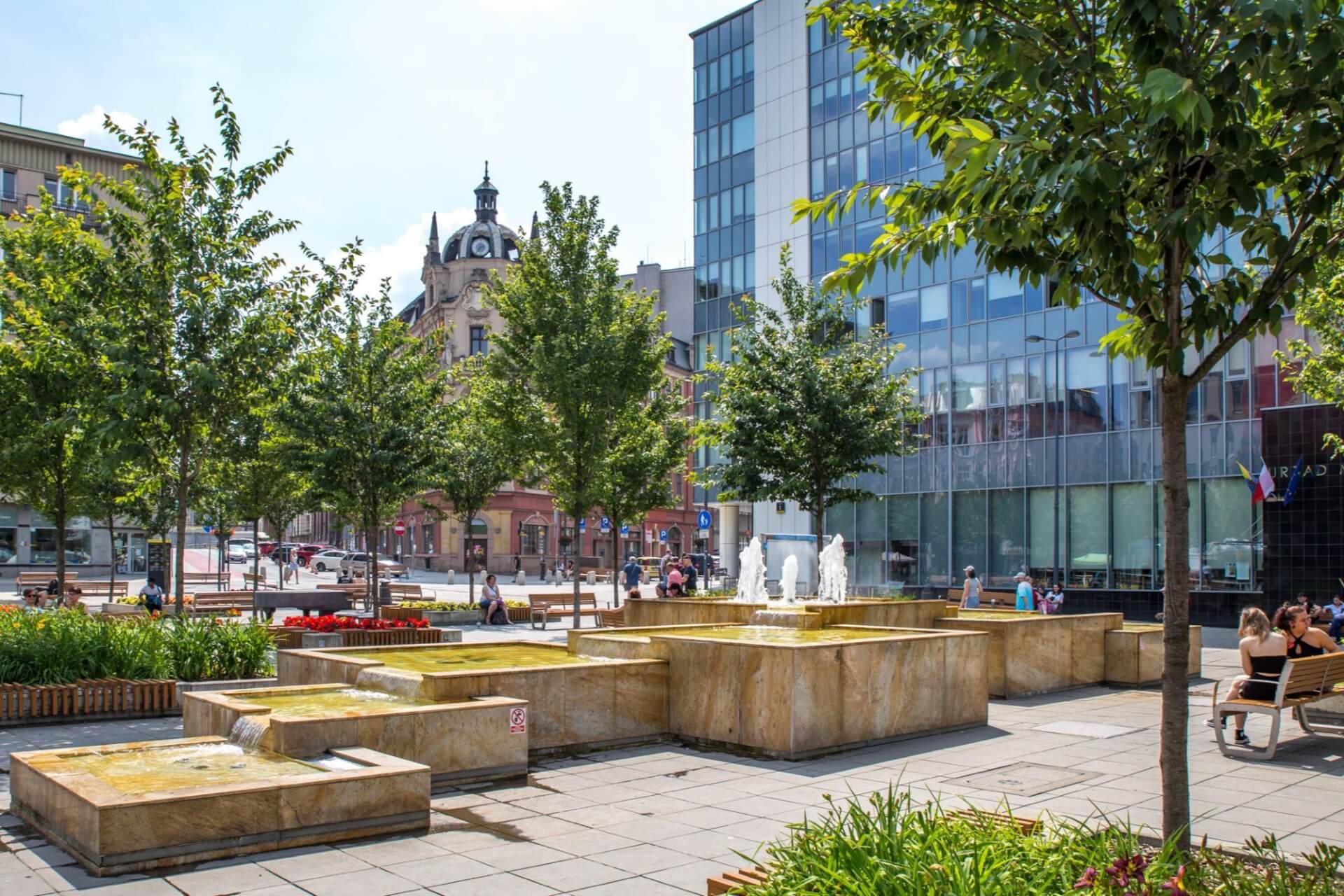 Plac kwiatowy rynek katowice fontanna