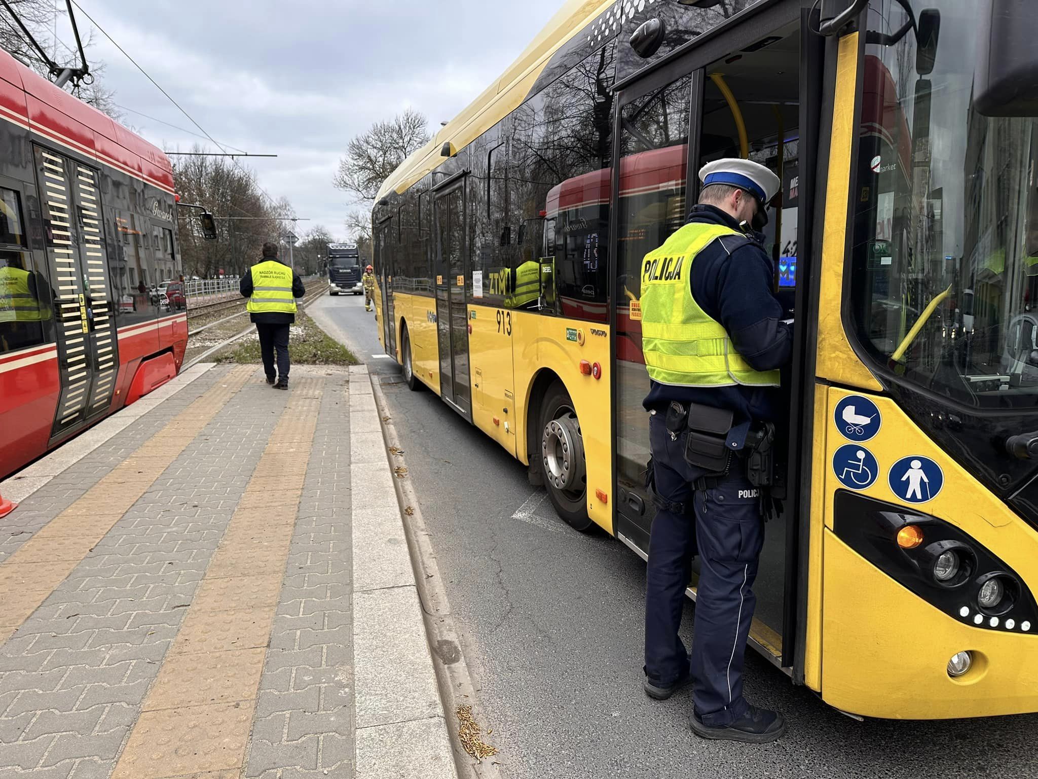 Wypadek katowice aleja korfantego 03